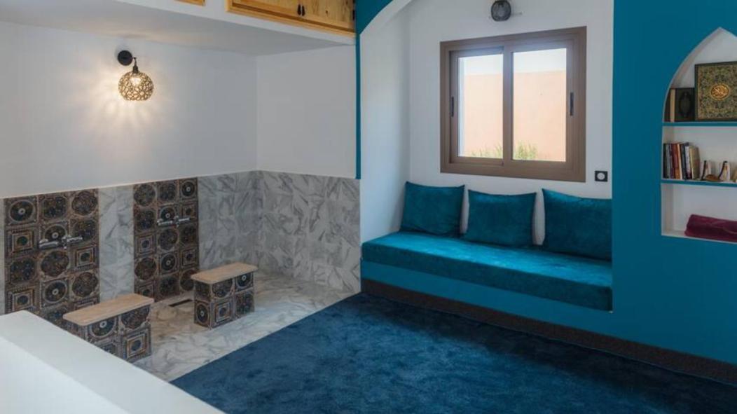 Avec Piscine Asilah, Terrain De Foot Privative Villa