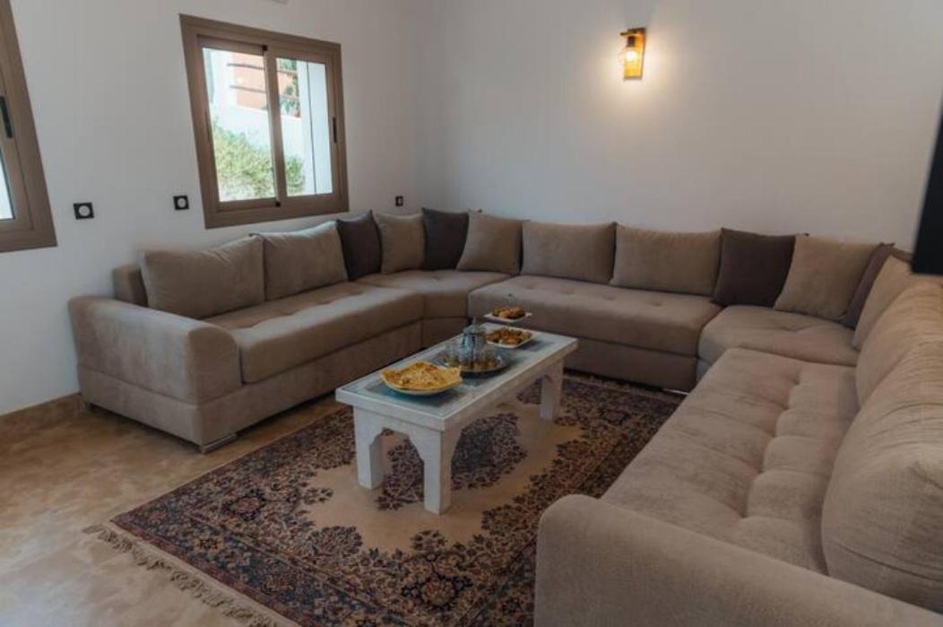 Villa Avec Piscine Asilah, Terrain De Foot Privative *