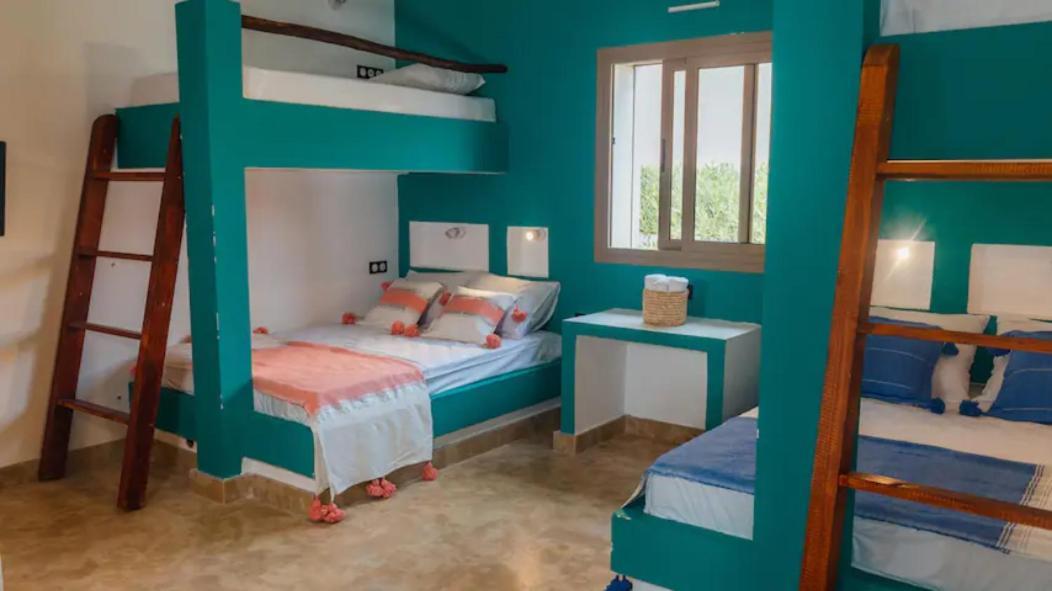Villa Avec Piscine Asilah, Terrain De Foot Privative