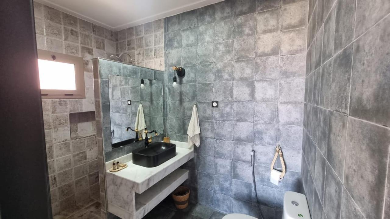 Villa Avec Piscine Asilah, Terrain De Foot Privative