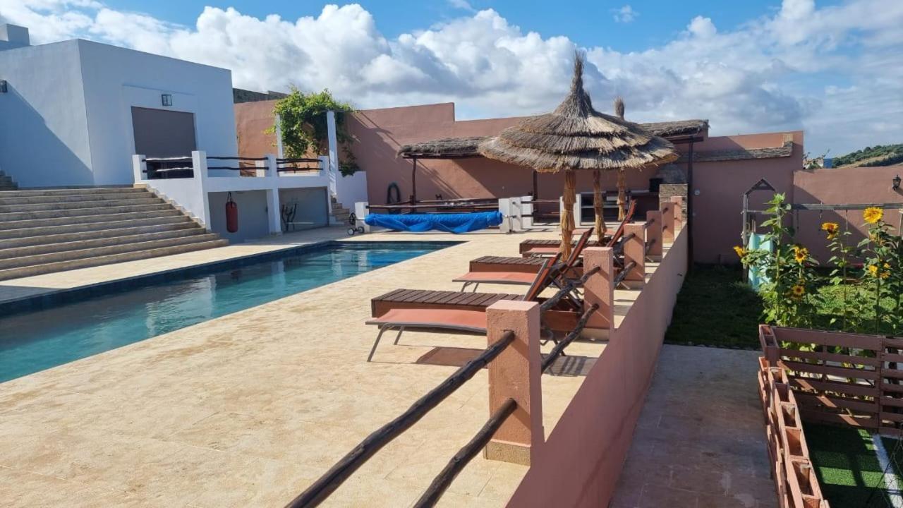 Avec Piscine Asilah, Terrain De Foot Privative Villa