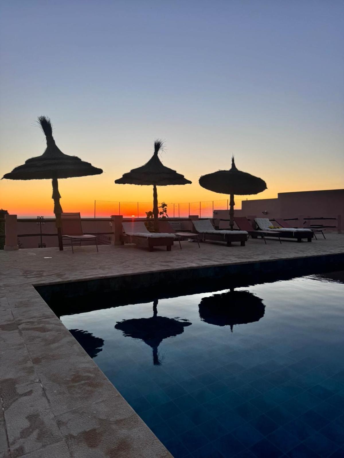 Avec Piscine Asilah, Terrain De Foot Privative * Asilah